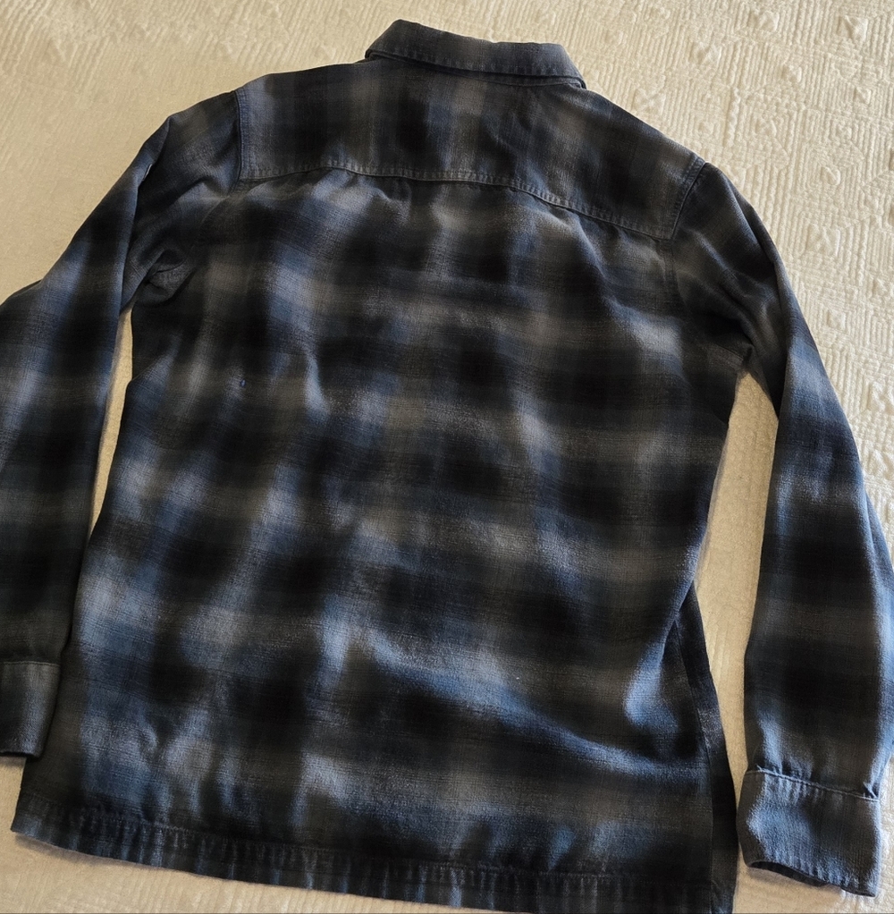 Kuhl Flannel, Size Medium - Picture 8 of 10